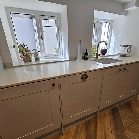 Spacious & Renovated 1-Bed Garden Flat In London *