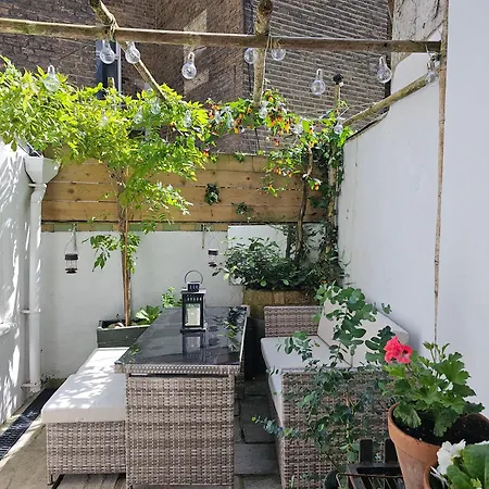 Spacious & Renovated 1-Bed Garden Flat In London * London