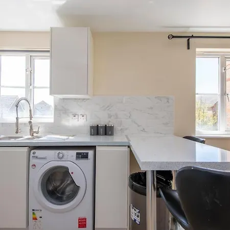 Modern 2 Bed 4 Separate Beds In Thamesmead * Thamesmead (Greater London)
