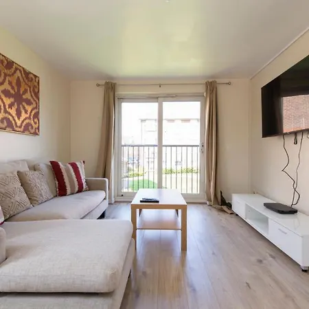 Modern 2 Bed 4 Separate Beds In Thamesmead * Thamesmead (Greater London)