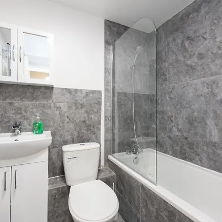 Modern 2 Bed 4 Separate Beds In Thamesmead Thamesmead (Greater London)