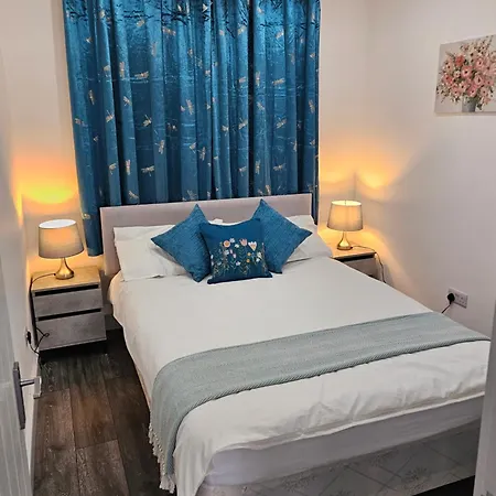 Private One Bedroom Flat In Barnet, London Apartment *