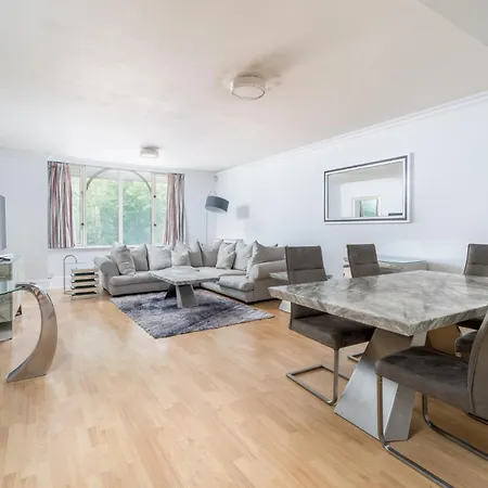 Luxury St Johns Wood 2-bed With 24hr Concierge Apartment *