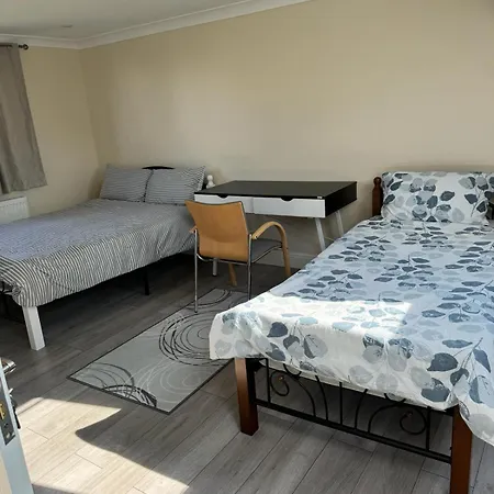 Homestay A Cosy 8 Bedroom House