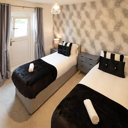 Royal Retreat & Lego With Free Parking! * Windsor