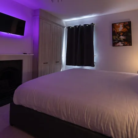 Royal Retreat & Lego With Free Parking! Holiday home Windsor