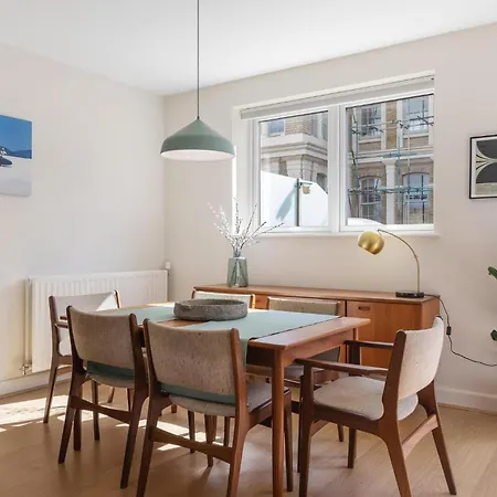 Designer 2bed 3bath Duplex - 20mins2central London! London