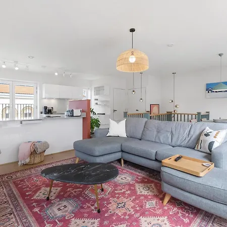 Designer 2bed 3bath Duplex - 20mins2central London! Apartment