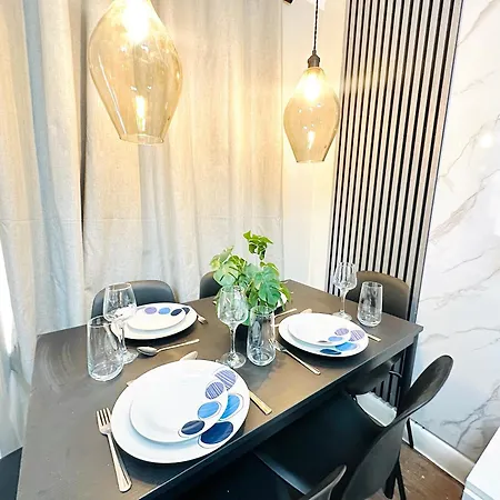Apartment Hyde Park Comfortable Two Bedroom *