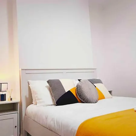 Modern 2/3 Huge Bedrooms Heathrow & London