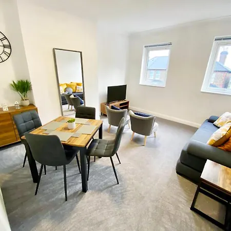Modern 2/3 Huge Bedrooms Heathrow & London Feltham