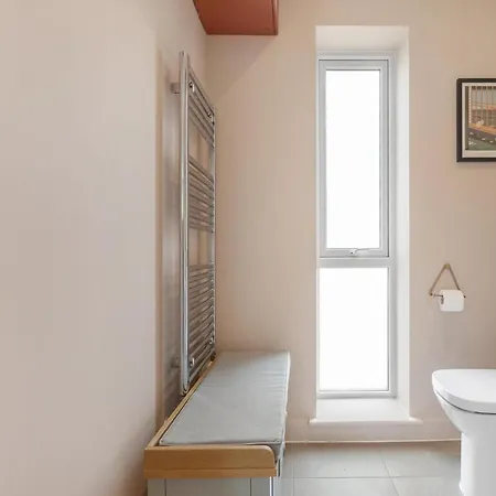 Apartment Designer 2bed 3bath Duplex - 20mins2central London! London