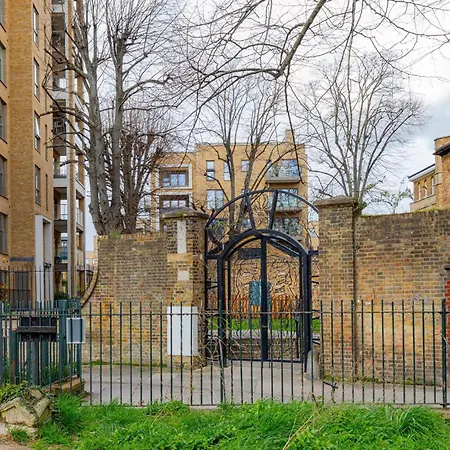 Apartment Designer 2bed 3bath Duplex - 20mins2central London! *