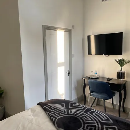 The Lux Ville, Stunning 6 Bedroom In London *