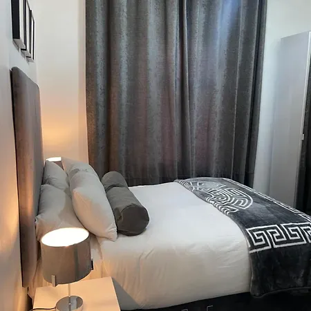 The Lux Ville, Stunning 6 Bedroom In London Plumstead (Greater London)
