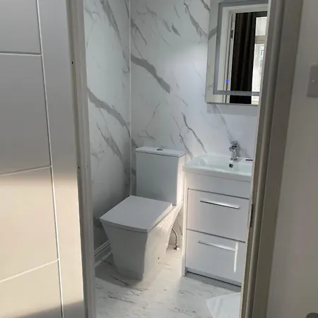 Holiday home The Lux Ville, Stunning 6 Bedroom In London
