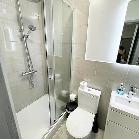 Apartment Flat 2 In Ilford