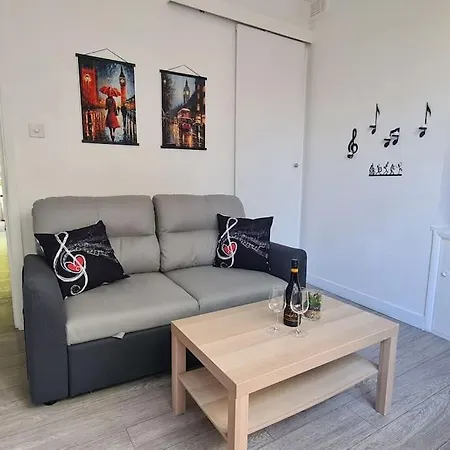 Beethoven St One Bedroom Flat - 3 Beds Up To 4 Adults Apartment London