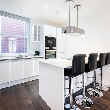 High End Two Bedroom Apartment, Covent Garden