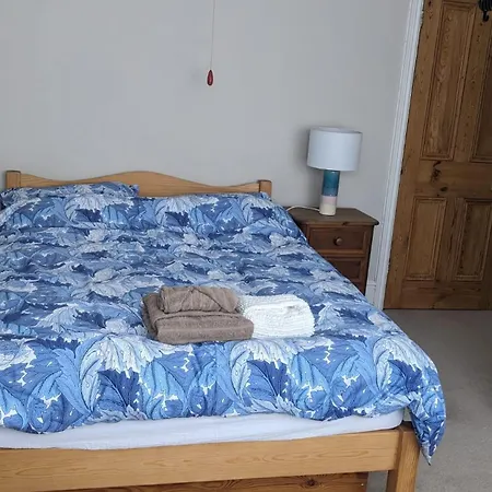 No 25 Comfort And Convenience Ensuite W7 London