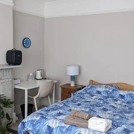 No 25 Comfort And Convenience Ensuite W7 * London