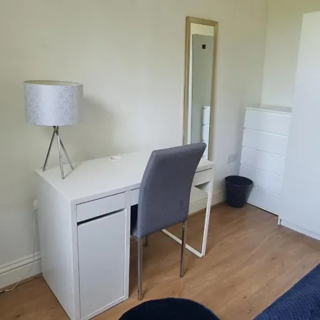 Apartment Evo View - 1 Bed - Stunning Views 3 Mins Walk Mile End Station *