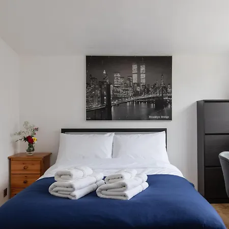 Double In Maida Vale Homestay
