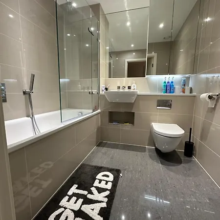 Sleek City Haven: Central Gem * Croydon