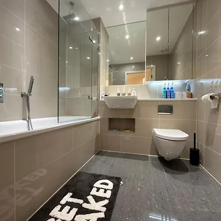 Sleek City Haven: Central Gem * Croydon
