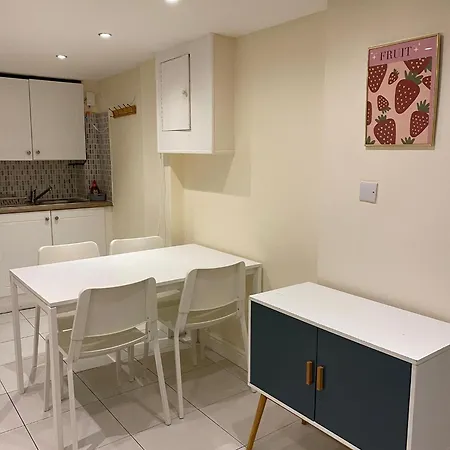 Two-level Hoxton *
