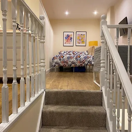 Two-level Hoxton *