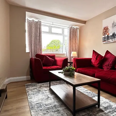 Apartment Free Parking 2 Bed Flat Near Heathrow Airport