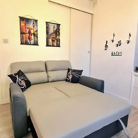 Apartment Beethoven St One Bedroom Flat - 3 Beds Up To 4 Adults *