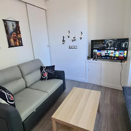 Beethoven St One Bedroom Flat - 3 Beds Up To 4 Adults Apartment London