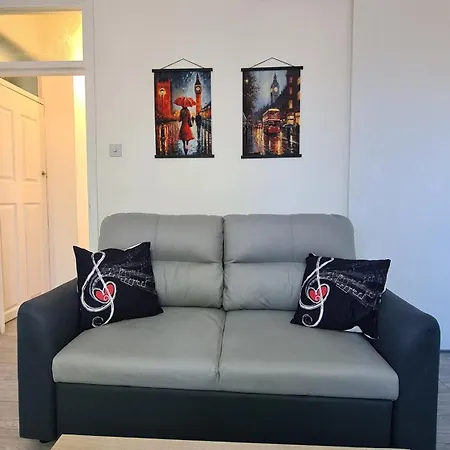 Apartment Beethoven St One Bedroom Flat - 3 Beds Up To 4 Adults *