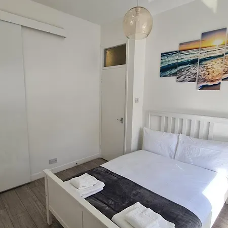 Beethoven St One Bedroom Flat - 3 Beds Up To 4 Adults Apartment *