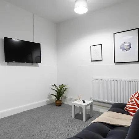 Livestay Affordable En-suite Studio In London, N14 Guest house