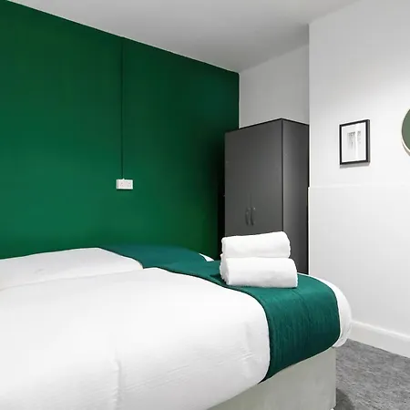Livestay Affordable En-suite Studio In London, N14