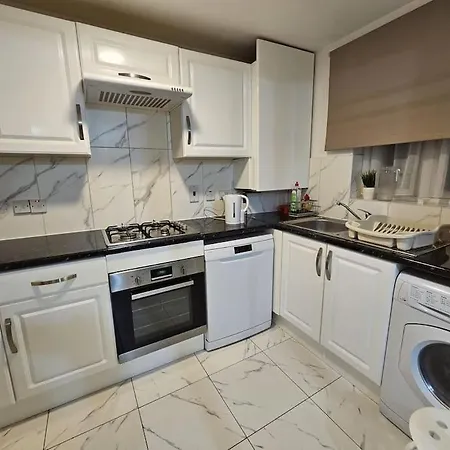 Lovely Flat Close To Shepherd's Bush