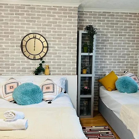 Whites Bed & Breakfast London