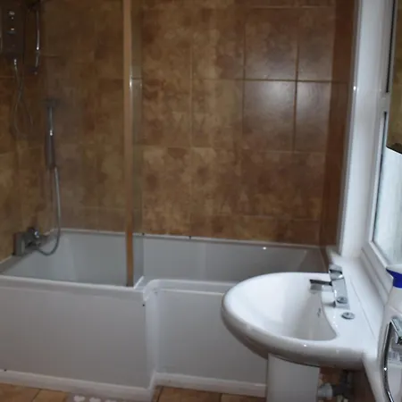 Apartment Bedroom Flat Colliers Wood London