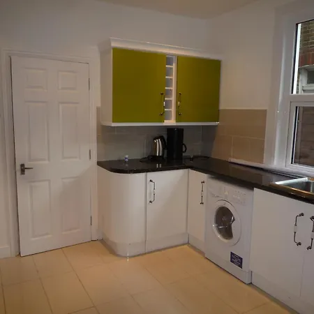 Apartment Bedroom Flat Colliers Wood