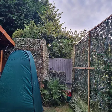 Cosy With Free Parking Near London Holiday home Ilford