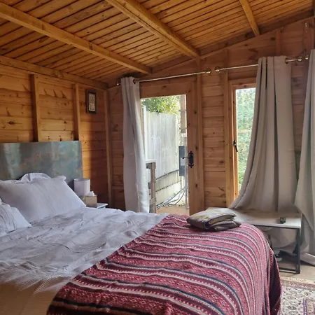 Holiday home Cosy With Free Parking Near London Ilford