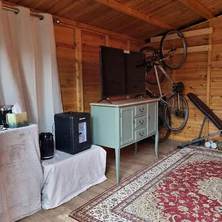 Cosy With Free Parking Near London Holiday home