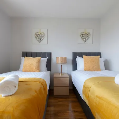 Lovely 2 Bedroom With River & View London