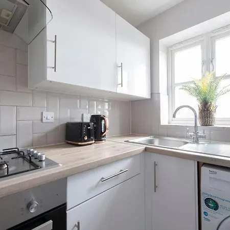Apartment Lovely 2 Bedroom With River & View London