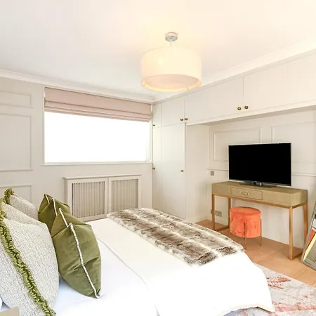 Apartahotel Buckingham & Lloyds 5*