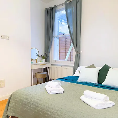 Apartment Charming Victorian Retreat In West Hampstead