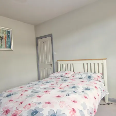 Spacious Double Room With Private Bathroom In Quiet Area Only 20 Min To Central London * Streatham Vale